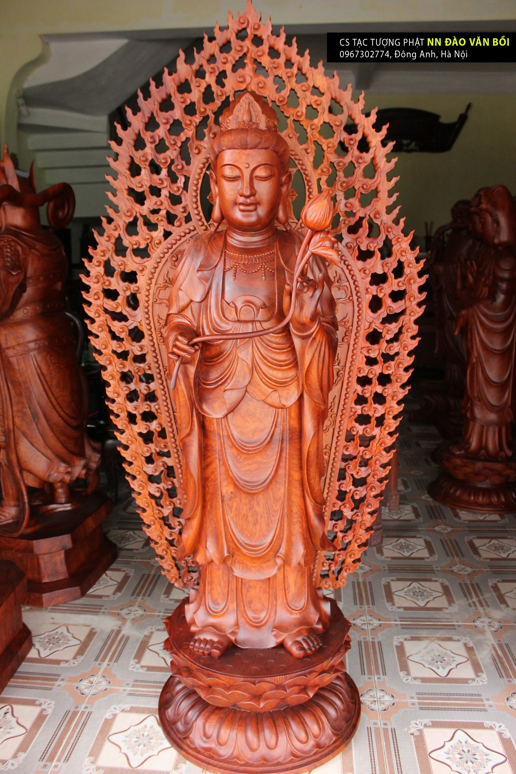 Tôn tượng Đại thế chí Bồ tát gỗ Hương nguyên khối cao 1.9m, trong bộ Tây Phương Tam thánh